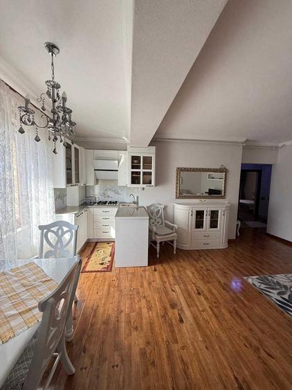 Apartament cu 3 camere decomandat în Exterior Vest