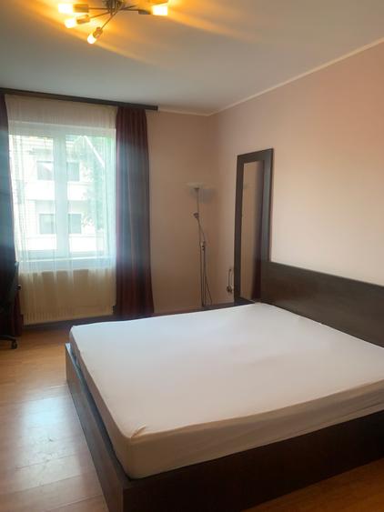 Apartament cu 2 camere nedecomandat în Centrul Civic