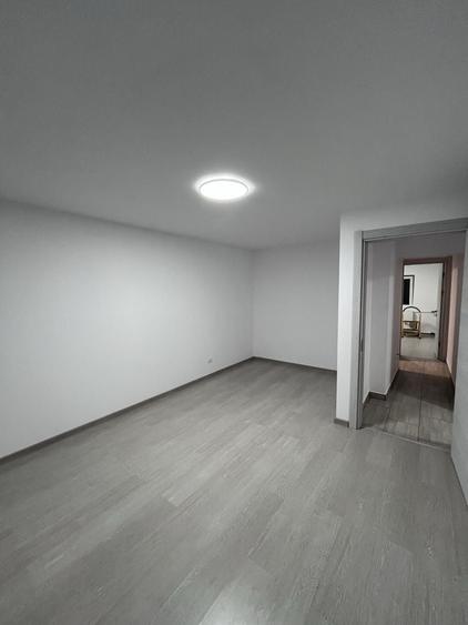Apartament cu 2 camere decomandat în Crângași