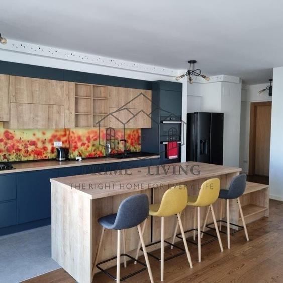 Apartament cu 3 camere, mobilat în Victoriei