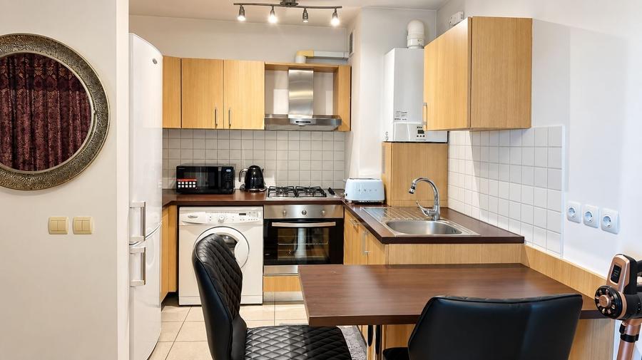 Apartament cu 3 camere, mobilat în Dristor