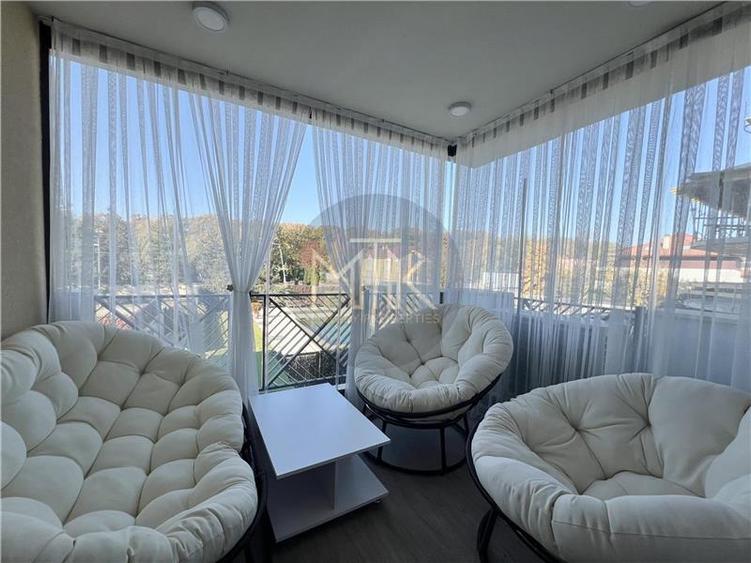 Apartament cu 3 camere decomandat, mobilat în Iancu Nicolae