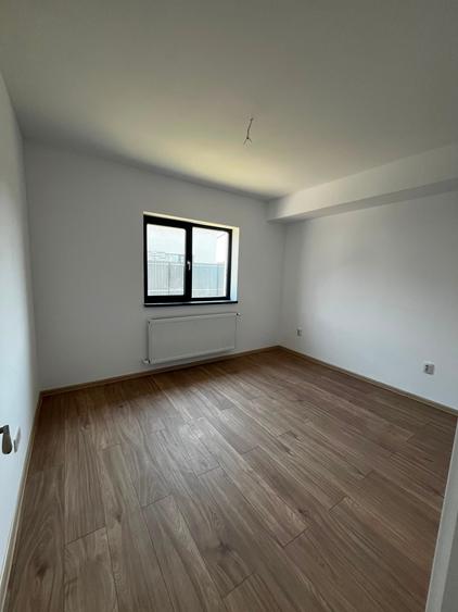 Casă cu 4 camere cu Teren 433 Mp în Bâcu