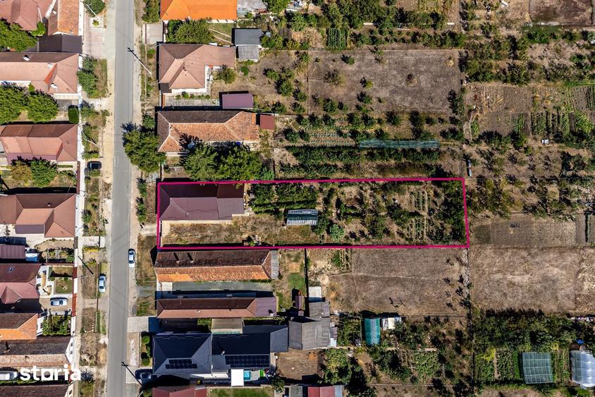 Casă cu 4 camere cu Teren 1603 Mp în Livada