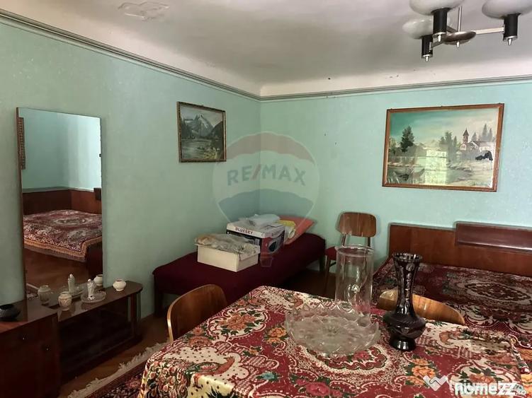 Casă cu 3 camere cu Teren 1045 Mp în Piatra Șoimului
