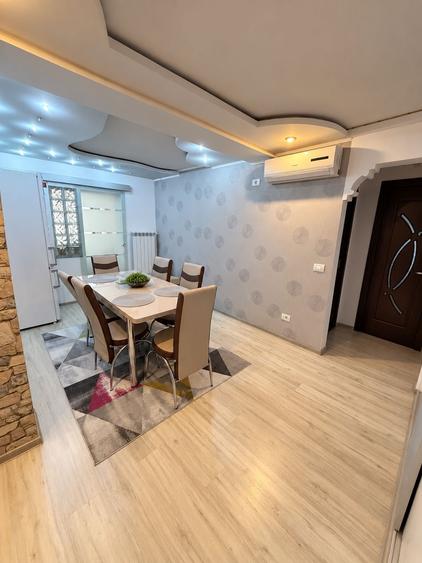 Apartament cu 2 camere decomandat în Poarta 6