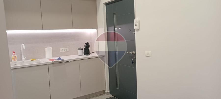 Apartament cu 3 camere decomandat, mobilat în Ultracentral
