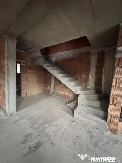 Casă cu 4 camere cu Teren 750 Mp în Central