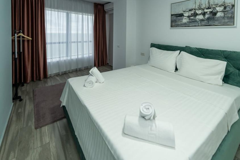 Apartament cu 3 camere semidecomandat în Olimp