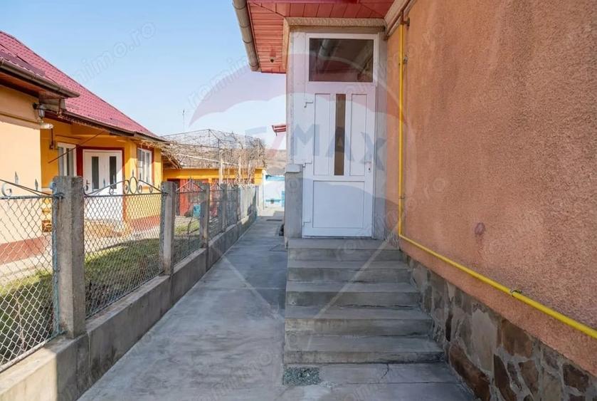 Casă cu 3 camere cu Teren 617 Mp în Sud