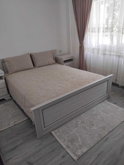 Apartament cu 2 camere semidecomandat în Siminicea