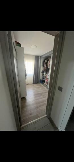 Apartament cu 4 camere în Romanești