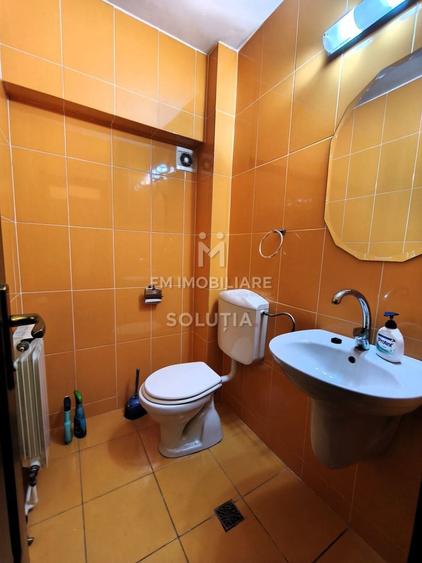 Apartament cu 3 camere decomandat în Republicii