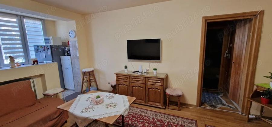 Apartament cu 3 camere semidecomandat în Rogerius