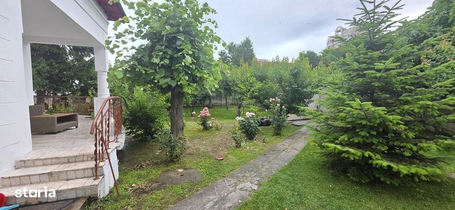 Casă cu 4 camere în Far