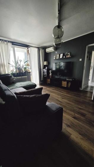 Apartament cu 2 camere semidecomandat în Olteniței