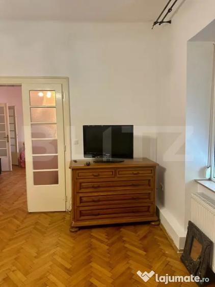 Apartament cu 3 camere decomandat în Central