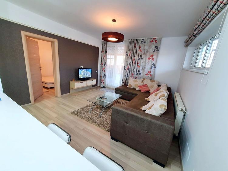 Apartament cu 3 camere semidecomandat în Mărăști — fotografia 1