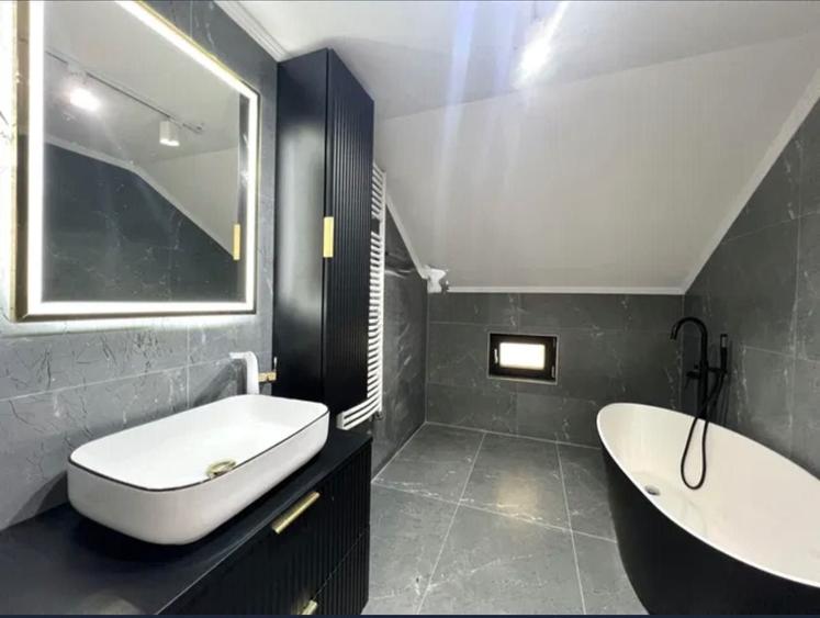 Casă cu 3 camere în Exterior Vest