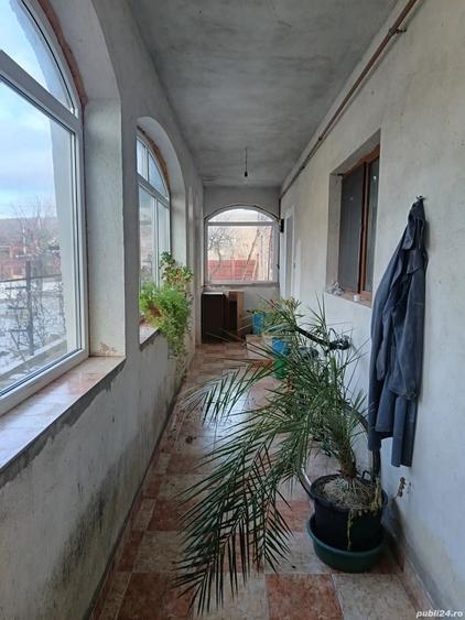 Casă cu 2 camere cu Teren 387 Mp în Răzvad