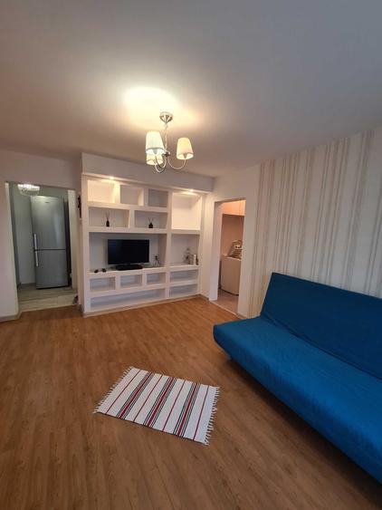 Apartament cu 2 camere semidecomandat în Victoriei