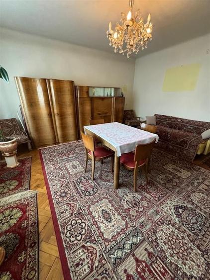 Casă individuală cu 5 camere cu Canalizare în Andrei Mureșanu