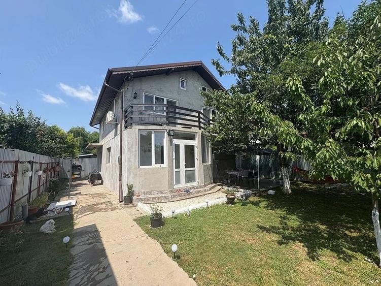 Casă cu Teren 391 Mp în Central