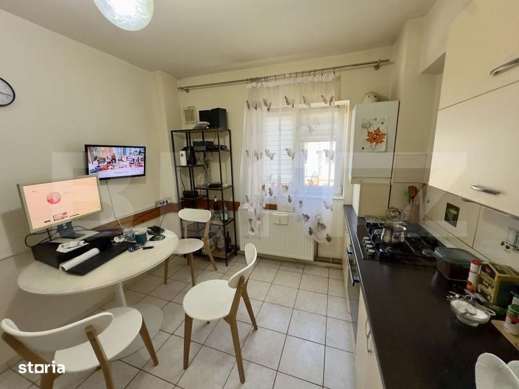 Apartament cu 3 camere decomandat în Cetate