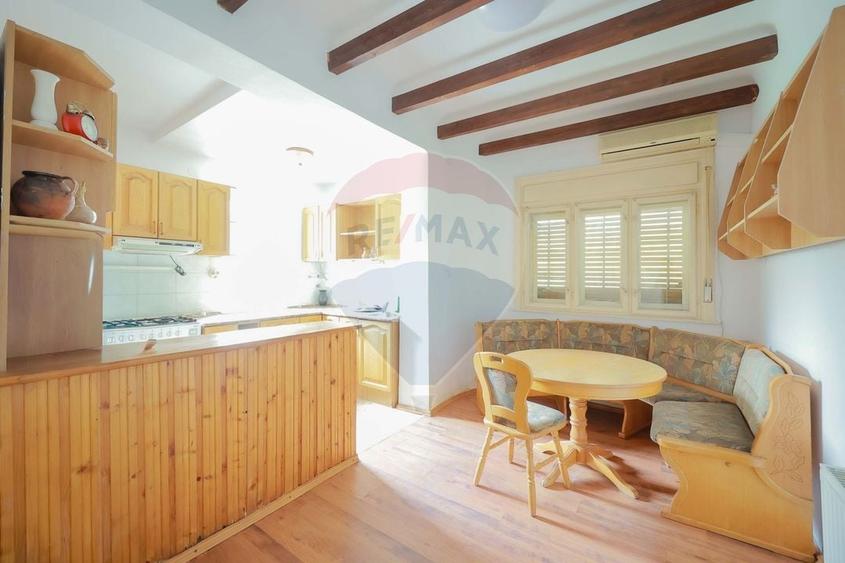 Casă cu 3 camere cu Teren 360 Mp în Central