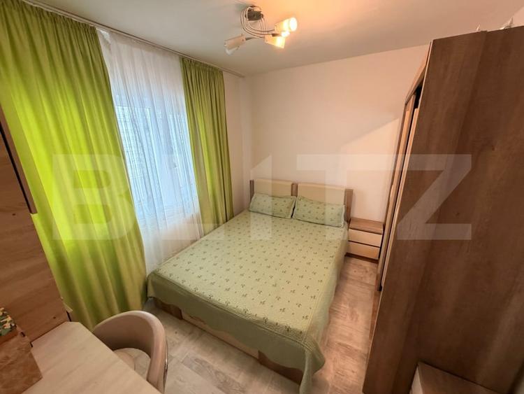 Apartament cu 3 camere decomandat, mobilat în Micro 11