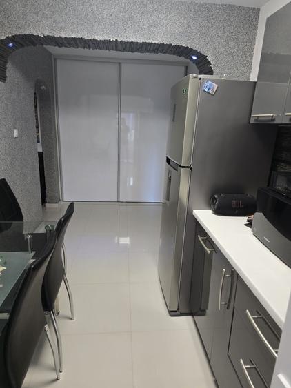 Apartament cu 2 camere decomandat, mobilat în Central