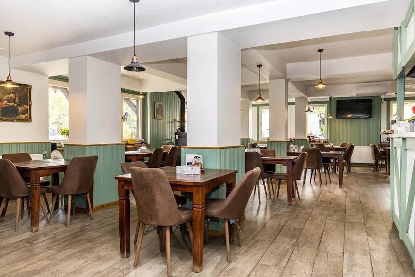 Spațiu comercial, de 855 mp, în Lintești