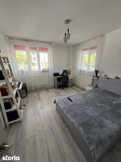 Apartament cu 3 camere în Calea București