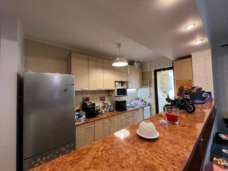 Apartament cu 3 camere decomandat, mobilat în Tomis Plus