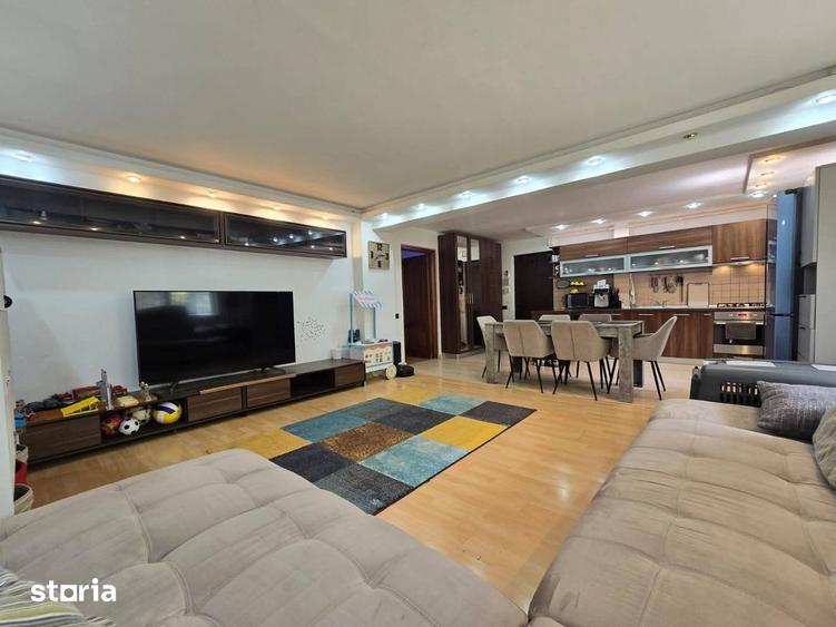 Apartament cu 4 camere decomandat în Baicului