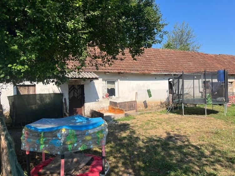 Casă cu 3 camere în Săvârșin