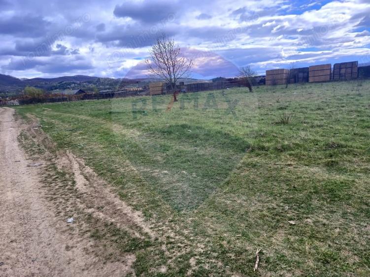 Teren de 1715 mp, în Central