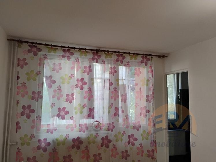 Garsonieră decomandată în Rogerius