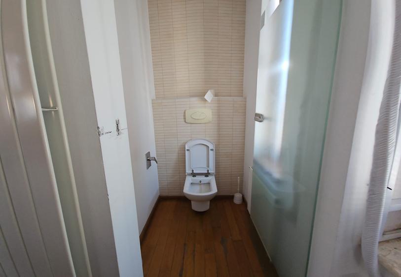 Apartament cu 5 camere decomandat în Dorobanți