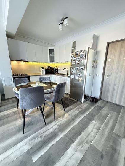 Apartament cu 2 camere decomandat, mobilat în Europa