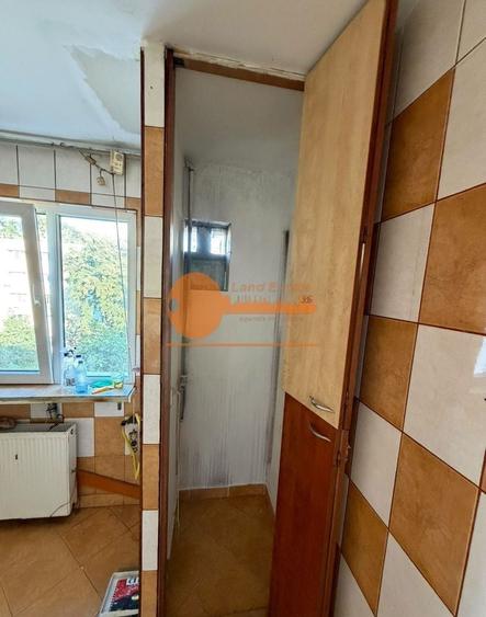 Apartament cu 4 camere decomandat în Gorjului