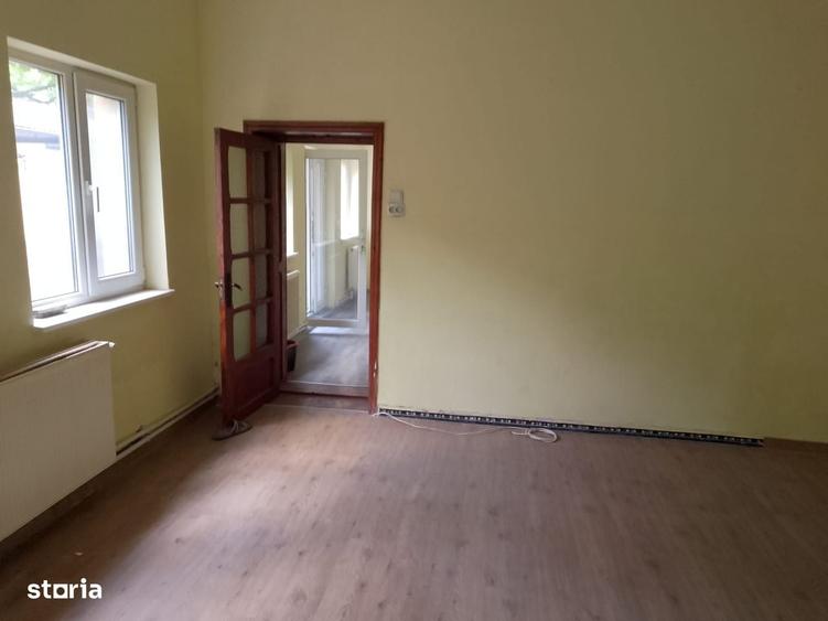Casă cu 4 camere în Independenței