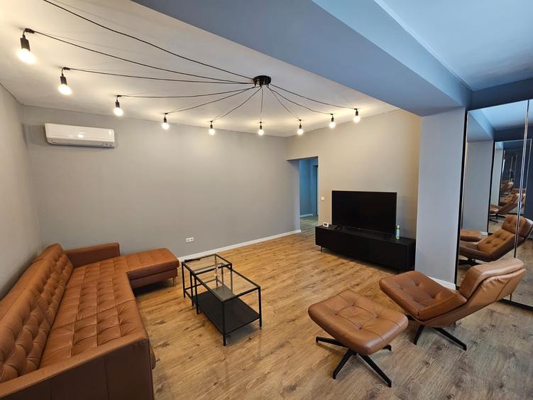 Apartament cu 2 camere decomandat în Pipera