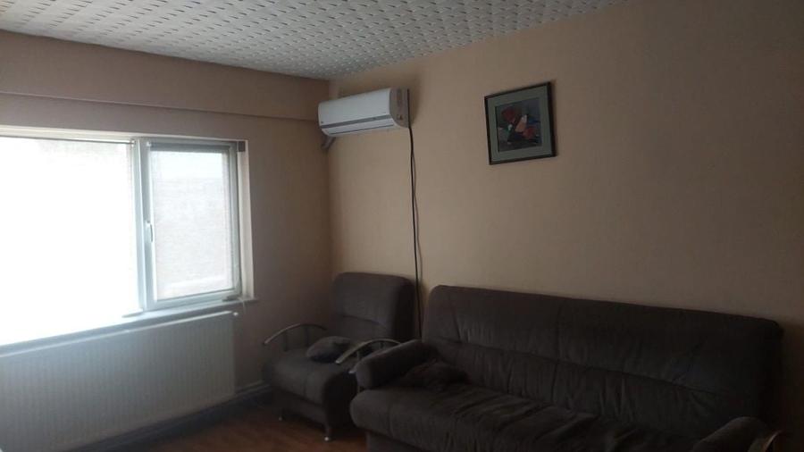 Apartament cu 3 camere decomandat în Mircea cel Bătrân