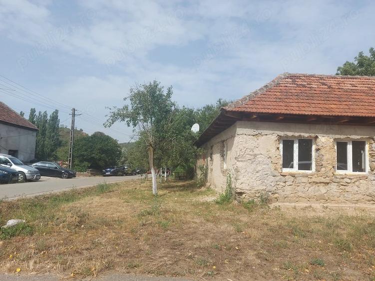 Casă cu 3 camere cu Teren 1200 Mp în Goruia