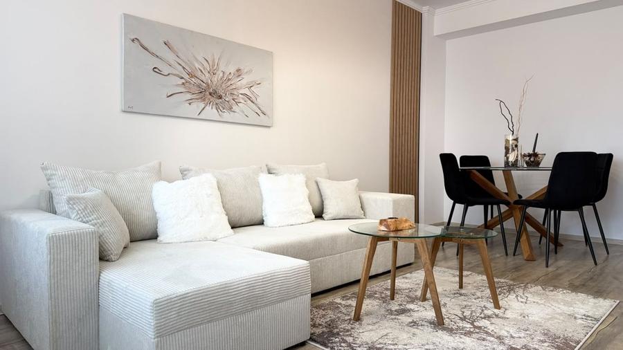 Apartament 2 camere, decomandat, parcare, balcon, mobilat și utilat–Florești - 1