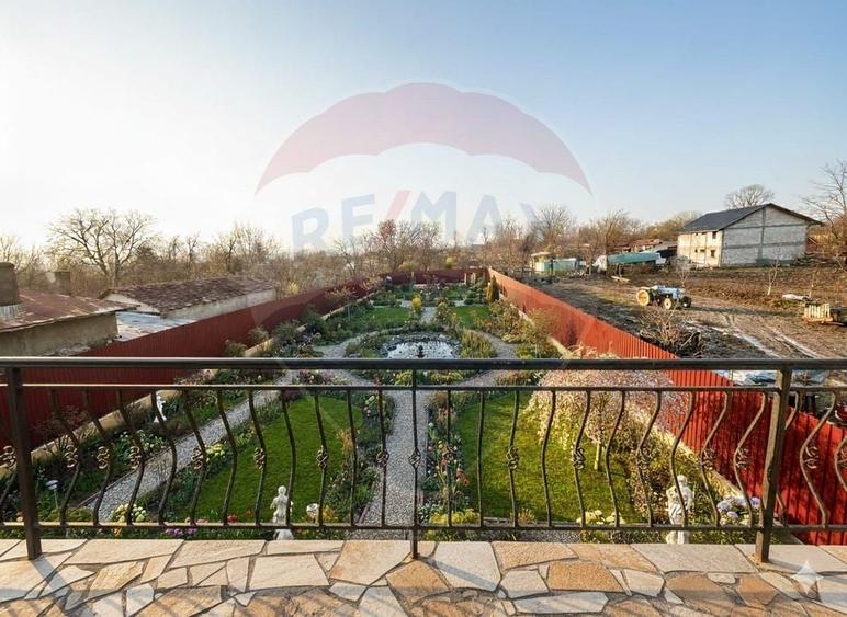 Casă individuală cu 5 camere cu Teren 1300 Mp în Lungulețu