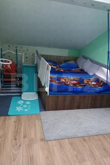 Apartament cu 3 camere semidecomandat, mobilat în Sânpetru