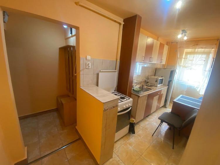 Apartament cu 2 camere semidecomandat în Romanilor