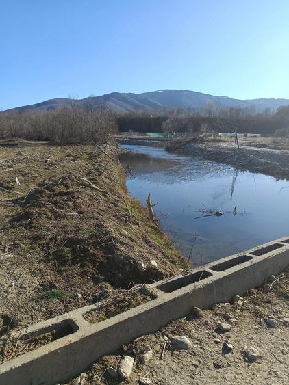 Teren de 1700 mp, în Central